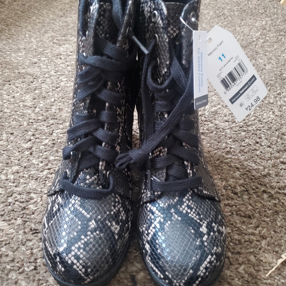 NWT Faux Snake skin boots